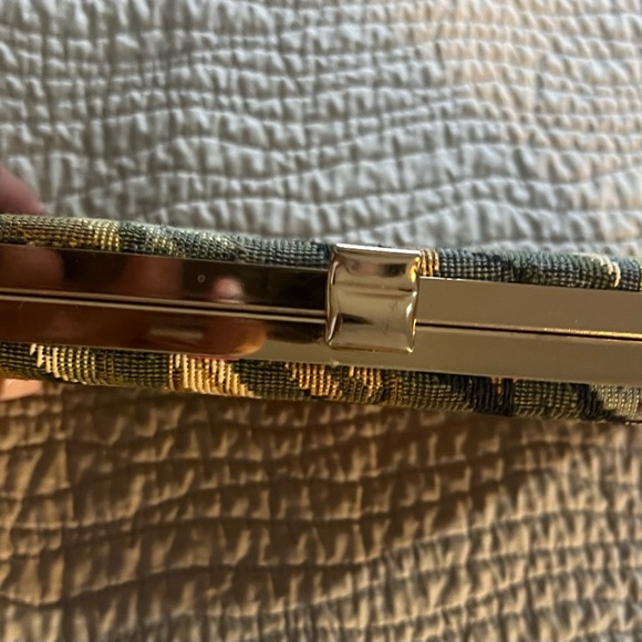 Embroidered Clutch - Picture 3 of 7